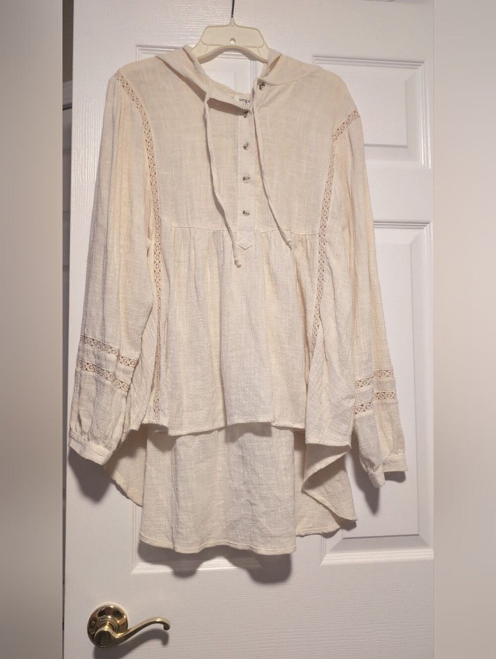 Umgee Cream High-Low Hooded Peasant Blouse Crochet Lace